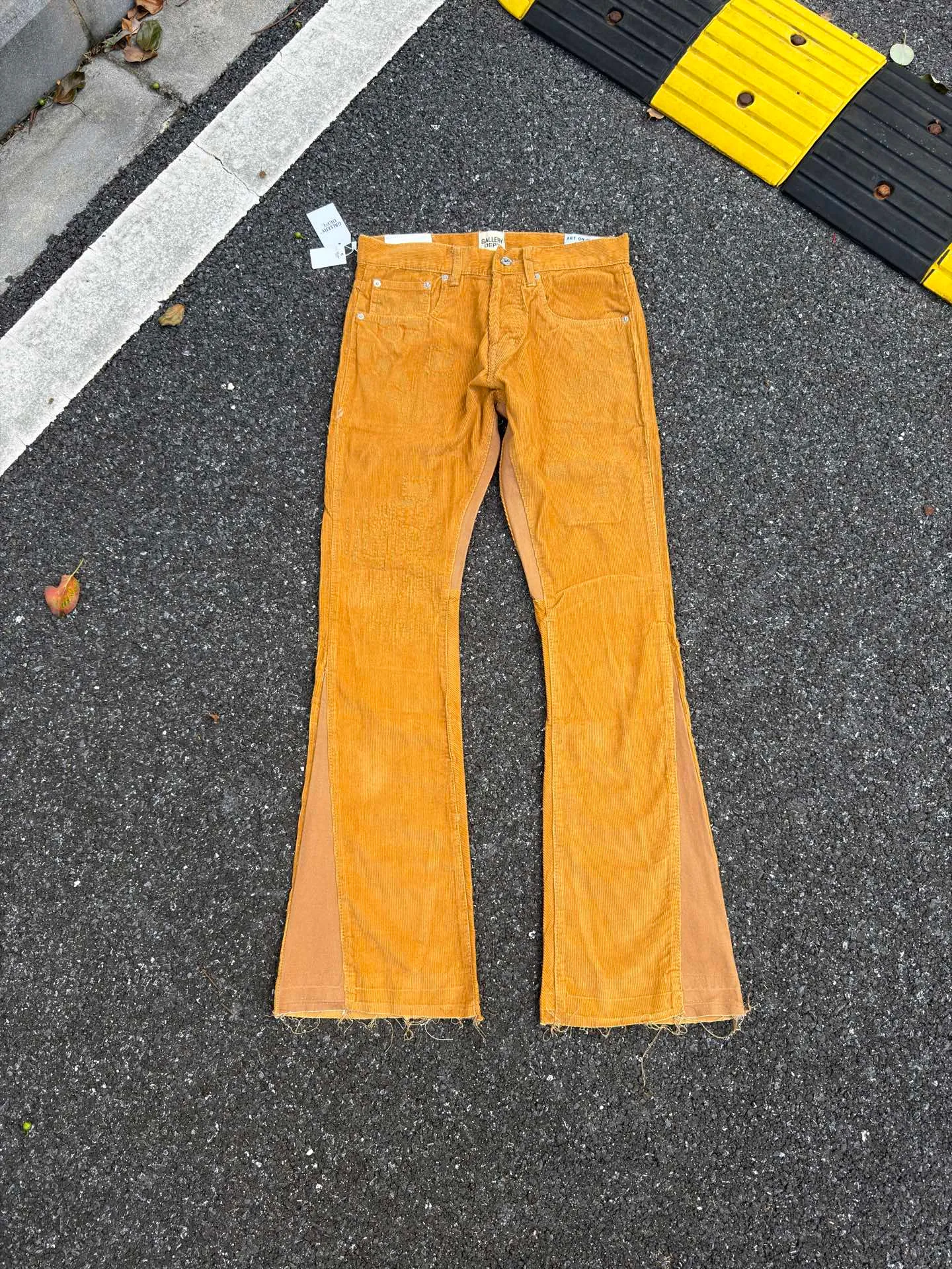 P240💰G03 GALLERY DEPT khaki corduroy embroidered bootcut jeans trousers Code number: 28 30 32 34 36